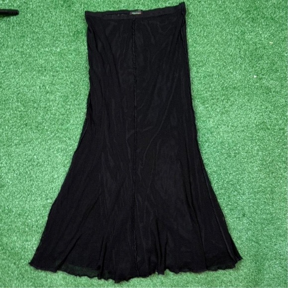 Tripp nyc Dresses & Skirts - Tripp NYC vintage mesh midi skirt  Size small